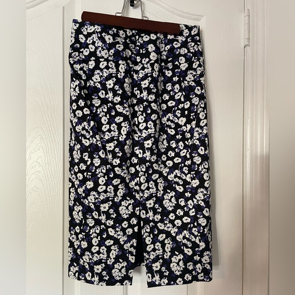 Express floral pencil skirt NWT size 0 - Picture 3 of 4